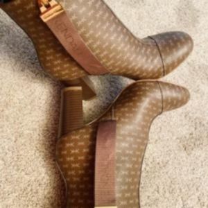 Arenza Block Heel Bootie